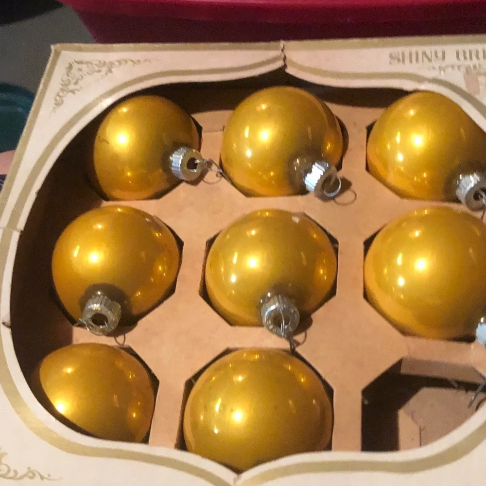 Gold Shatterproof Holiday Ornament Set - 9-Pack